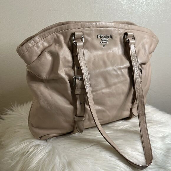 💯 Authentic Prada Tote Handbag🍀 - Picture 9 of 16